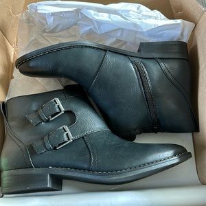 American Eagle ankle booties